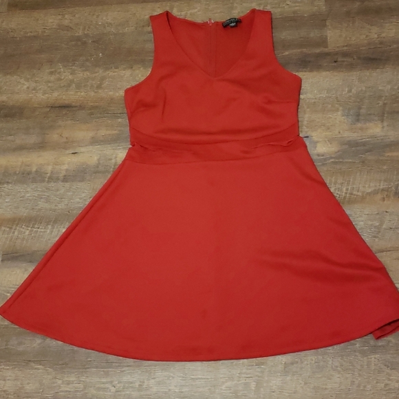 Forever21 plus red dress - Picture 5 of 6